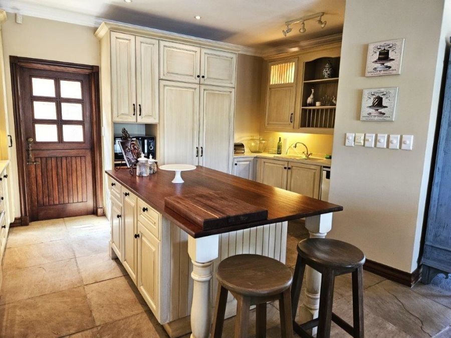 5 Bedroom Property for Sale in Estate D Afrique North West